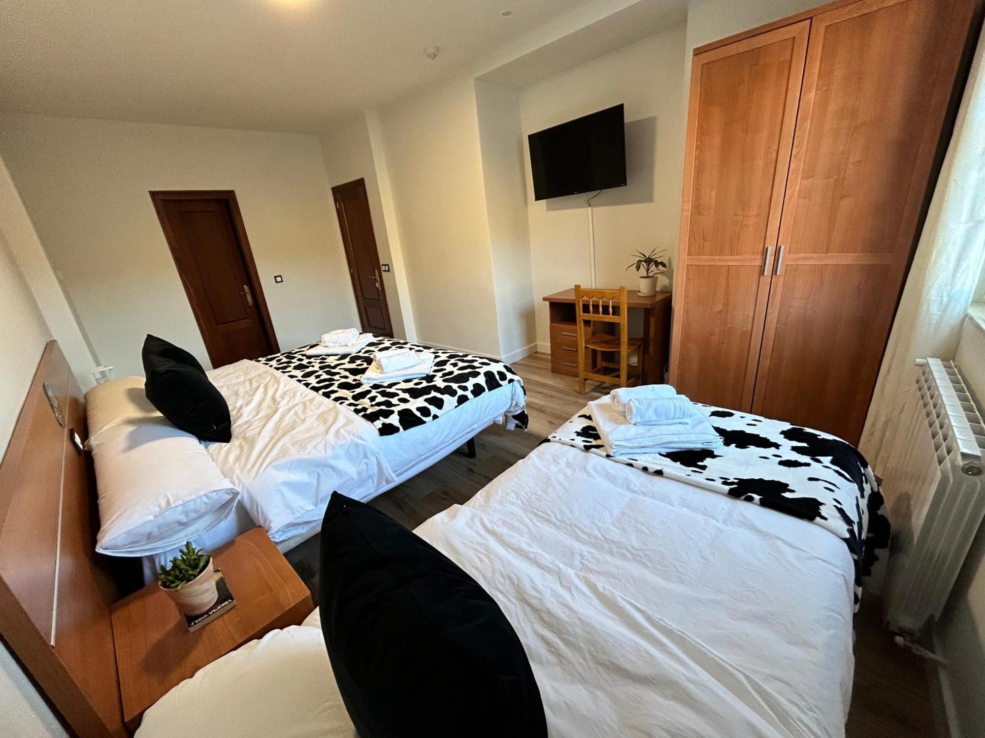 Hotel Bicis & Vacas La Pola de Gordon Esterno foto
